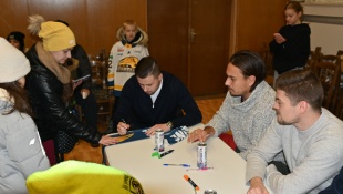 Parádny nočný beh Humenné 2023 + autogramiáda hokejistov