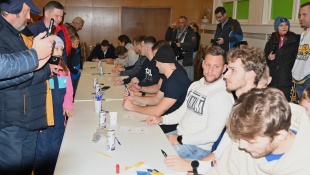 Parádny nočný beh Humenné 2023 + autogramiáda hokejistov