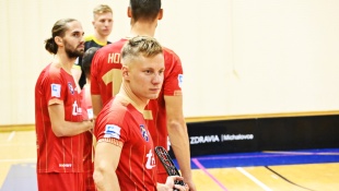 Priateľský florbalový zápas: mladší žiaci FBK Humenné - muži FK Humenné