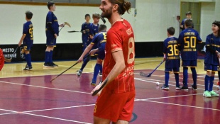 Priateľský florbalový zápas: mladší žiaci FBK Humenné - muži FK Humenné