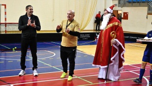 Priateľský florbalový zápas: mladší žiaci FBK Humenné - muži FK Humenné