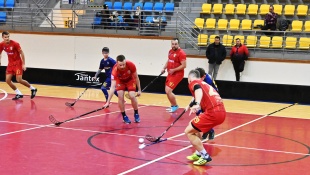 Priateľský florbalový zápas: mladší žiaci FBK Humenné - muži FK Humenné