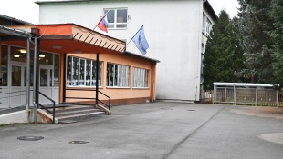 Cykloprístrešky v štyroch základných školách