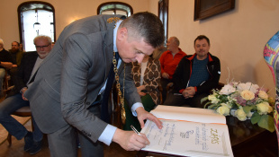Prijatie zboru Cantica Collegium Musicum v kaštieli