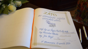 Prijatie zboru Cantica Collegium Musicum v kaštieli