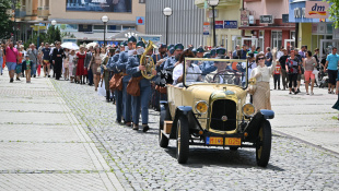 Oživené korzo I - dobový sprievod mestom (Mesto kultúry 2024)