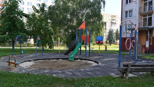 Detské ihrisko i športovisko (výmena podkladu)