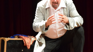 Hamlet alebo nález lebky