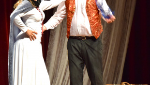 Hamlet alebo nález lebky