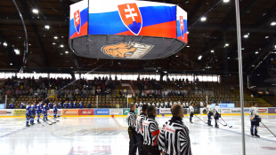 HC 19 Humenné - Slovensko "18" 10:2. Fandili školáci