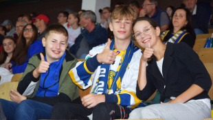 HC 19 Humenné - Slovensko "18" 10:2. Fandili školáci