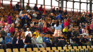 HC 19 Humenné - Slovensko "18" 10:2. Fandili školáci