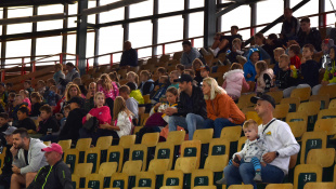 HC 19 Humenné - Slovensko "18" 10:2. Fandili školáci