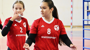 Staršie žiačky: VK Humenné - Kežmarok 3:1 a 3:1