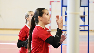 Staršie žiačky: VK Humenné - Kežmarok 3:1 a 3:1