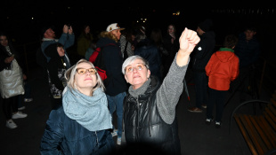 Pozorovanie kométy Tsuchinshan a planéty Saturn