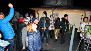 Pozorovanie kométy Tsuchinshan a planéty Saturn