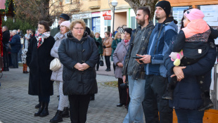 Zažatie prvej adventnej sviečky (1.12)
