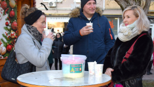 Zažatie prvej adventnej sviečky (1.12)