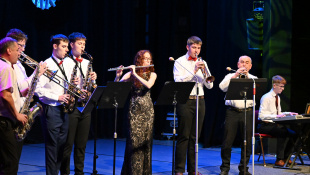 Vianoce s kaprom... (vianočný koncert ZUŠ P. Breinera)