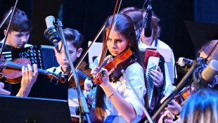 Vianoce s kaprom... (vianočný koncert ZUŠ P. Breinera)