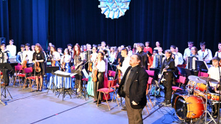 Vianoce s kaprom... (vianočný koncert ZUŠ P. Breinera)