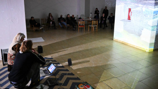 MK´24: Tretí rezident Joe Highton. Workshop vytváral pocitovú mapu