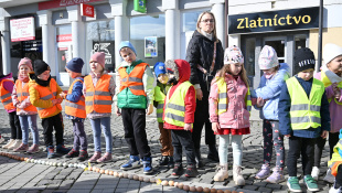 Najdlhšia reťaz z vyfúknutých vajíčok