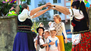 Kde sa spieva, tam srdce kvitne