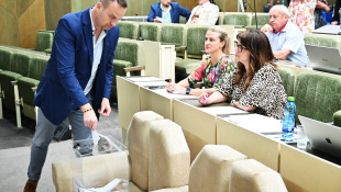 Tajné hlasovanie k návrhom na ocenenia