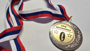SLOVENSKÝ REKORD reťaze z vyfúknutých vajíčok SADÍ STROMY