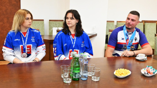 Klára Macková, Soňa Kubaniová a Jaroslav Šiňanský u primátora