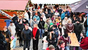 Rozsvietená 1. Adventná svieca
