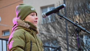 Rozsvietená 1. Adventná svieca