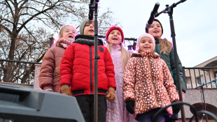 Rozsvietená 1. Adventná svieca