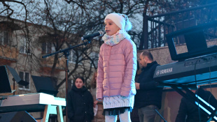 Rozsvietená 1. Adventná svieca