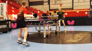 Zuzka Veľasová (ŠKST Humenné) má z M-SR v stolnom tenise striebro a bronz