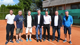 Miloslav Mečíř / na tenisových kurtoch a kúpalisku