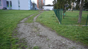 Medzigarážové priestory / pred