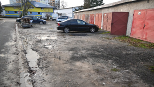 Medzigarážové priestory / pred