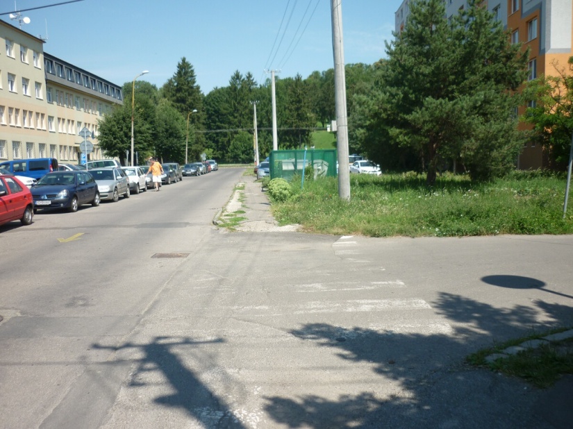 Oprava chodníka na Ulici Nemocničnej - pred