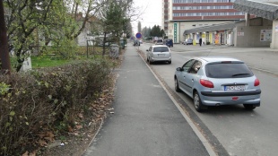 Oprava chodníka na Ulici 1. Mája - po